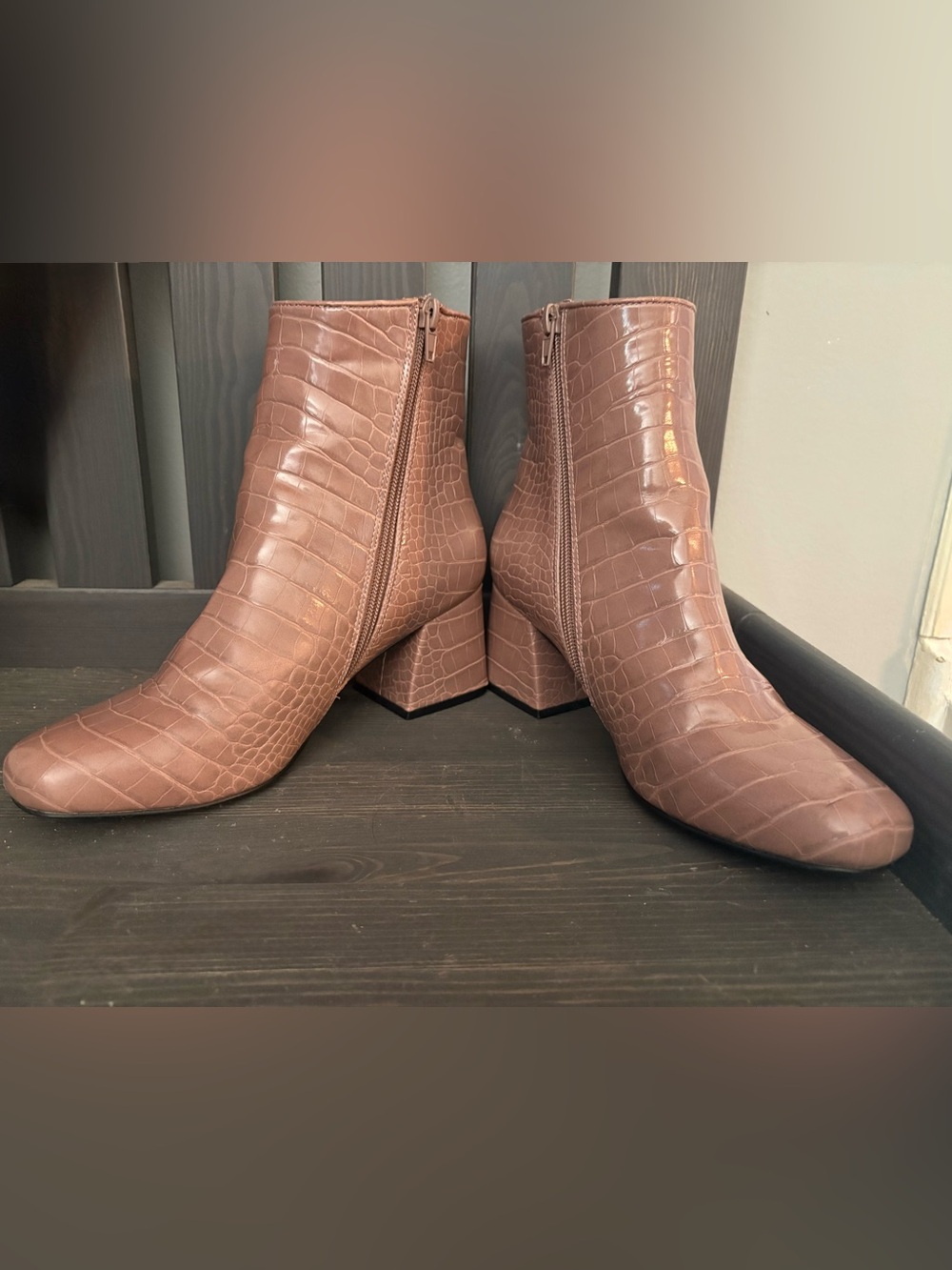 EUC Steve Madden Croc-Embossed Block Heel Ankle Boots Blush Tan